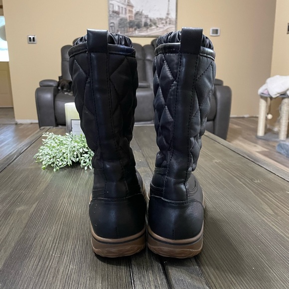 Coach Winter Boots - Picture 6 of 7